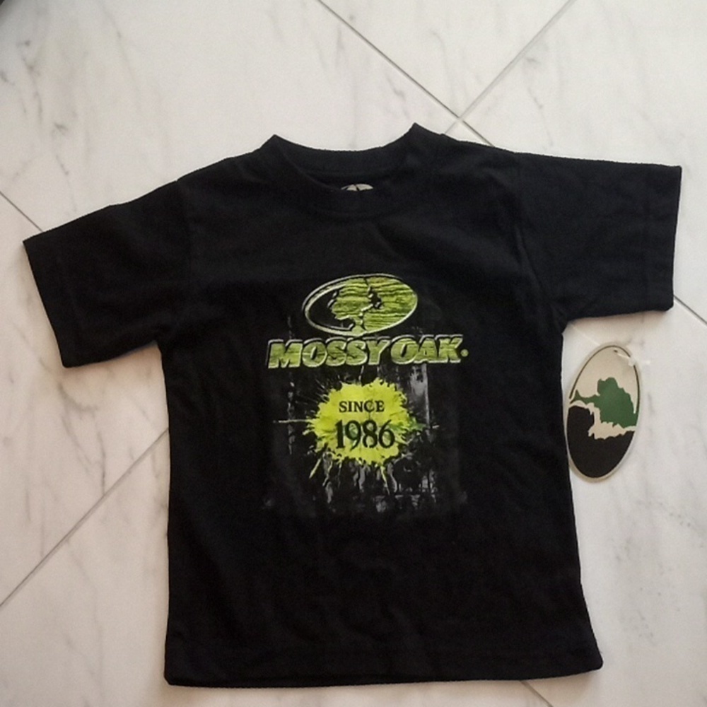NWT.  Mossy Oak Tee Shirt Size 4